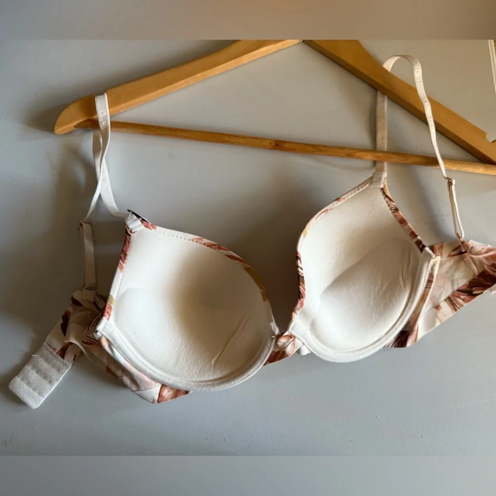 Danskin Micro Underwire Bra . Size 34B